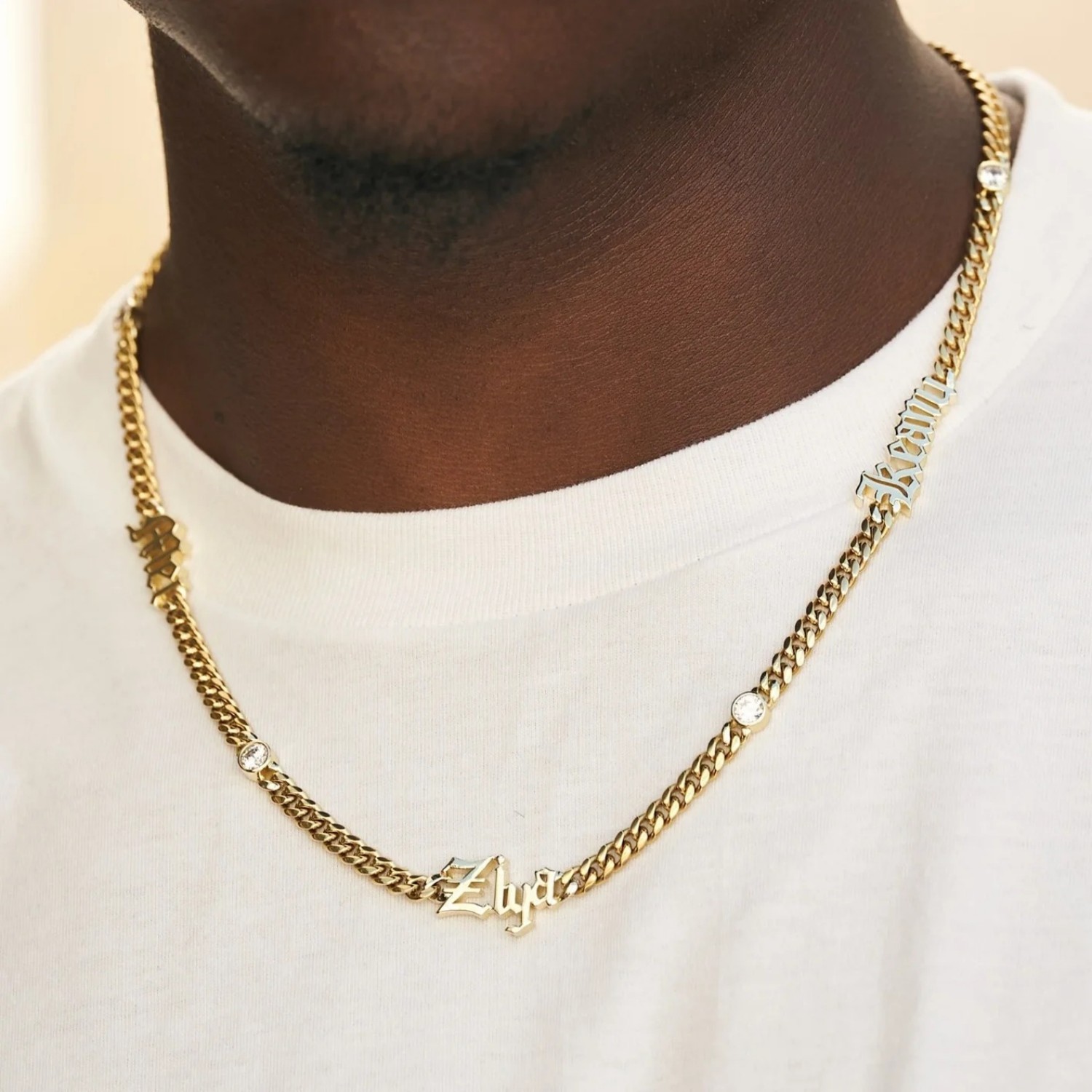 Collar con Nombre en Inglés An - Cuban Link Chain 12Mm reseña y precio