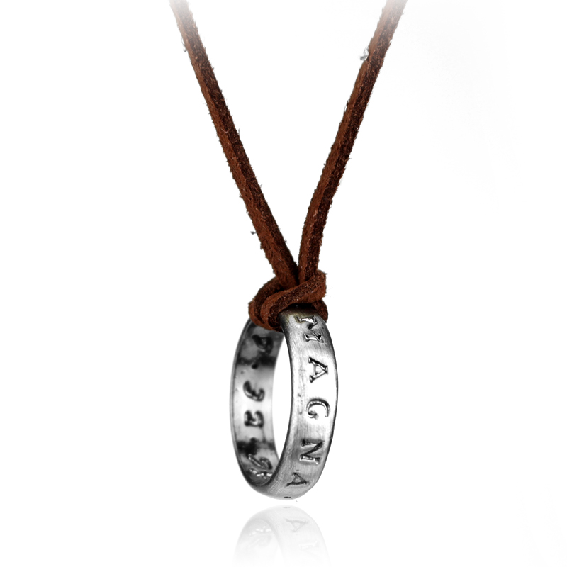 Collar de cadena de cuero con  - Anime Pendant Necklace reseña y precio