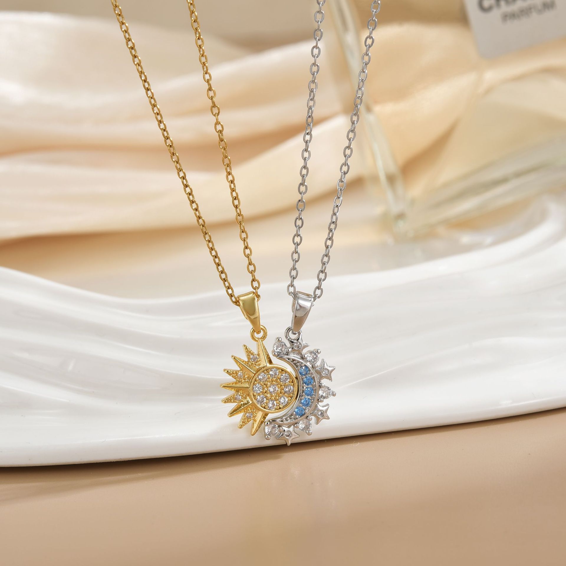 Collares magnéticos para parej - Magnetic Couple Matching Necklaces reseña y precio