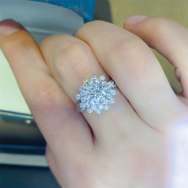 Anillo de lujo de oro blanco y - Moissanite Engagement Ring 1 Carat reseña y precio