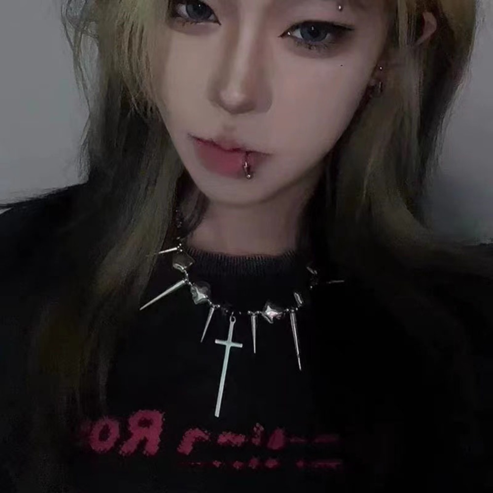 Collar de borlas con remaches  - Goth Punk Spike Choker reseña y precio