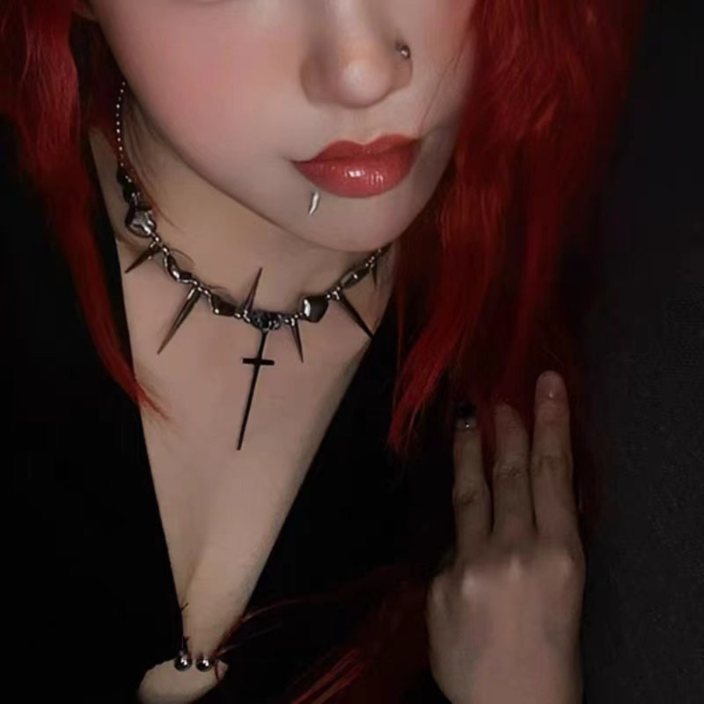 Collar de borlas con remaches  - Goth Punk Spike Choker reseña y precio